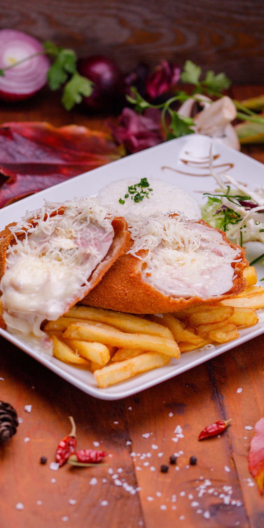 Kerthelységünk egy csendes ékszerdoboz, ahol minden adott a gondtalan pihenésre és gasztro-élvezetekre!