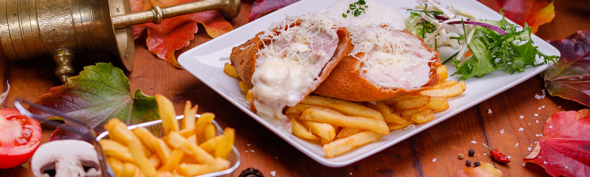 Kerthelységünk egy csendes ékszerdoboz, ahol minden adott a gondtalan pihenésre és gasztro-élvezetekre!